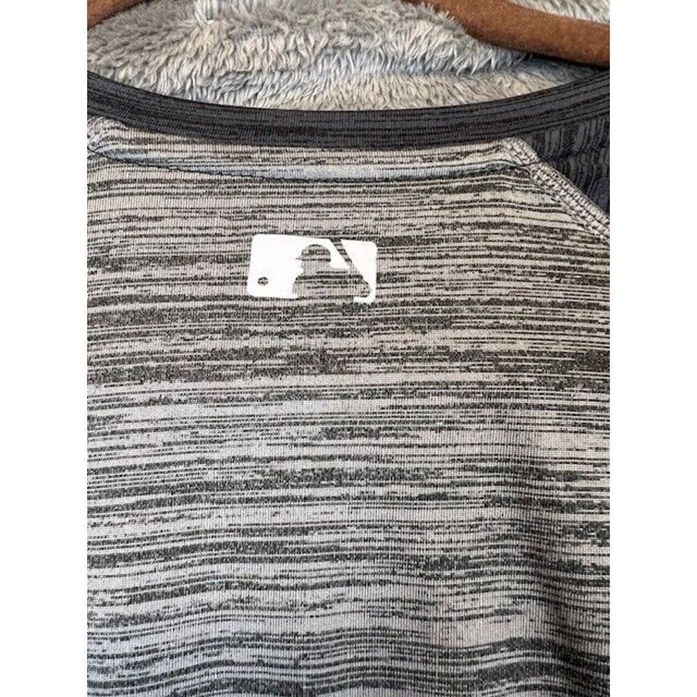 The Nike Tee Shirt Mens S Dri-Fit Grey Graphic Print Baseball 3-Quarter Sleeve - Picture 7 of 7